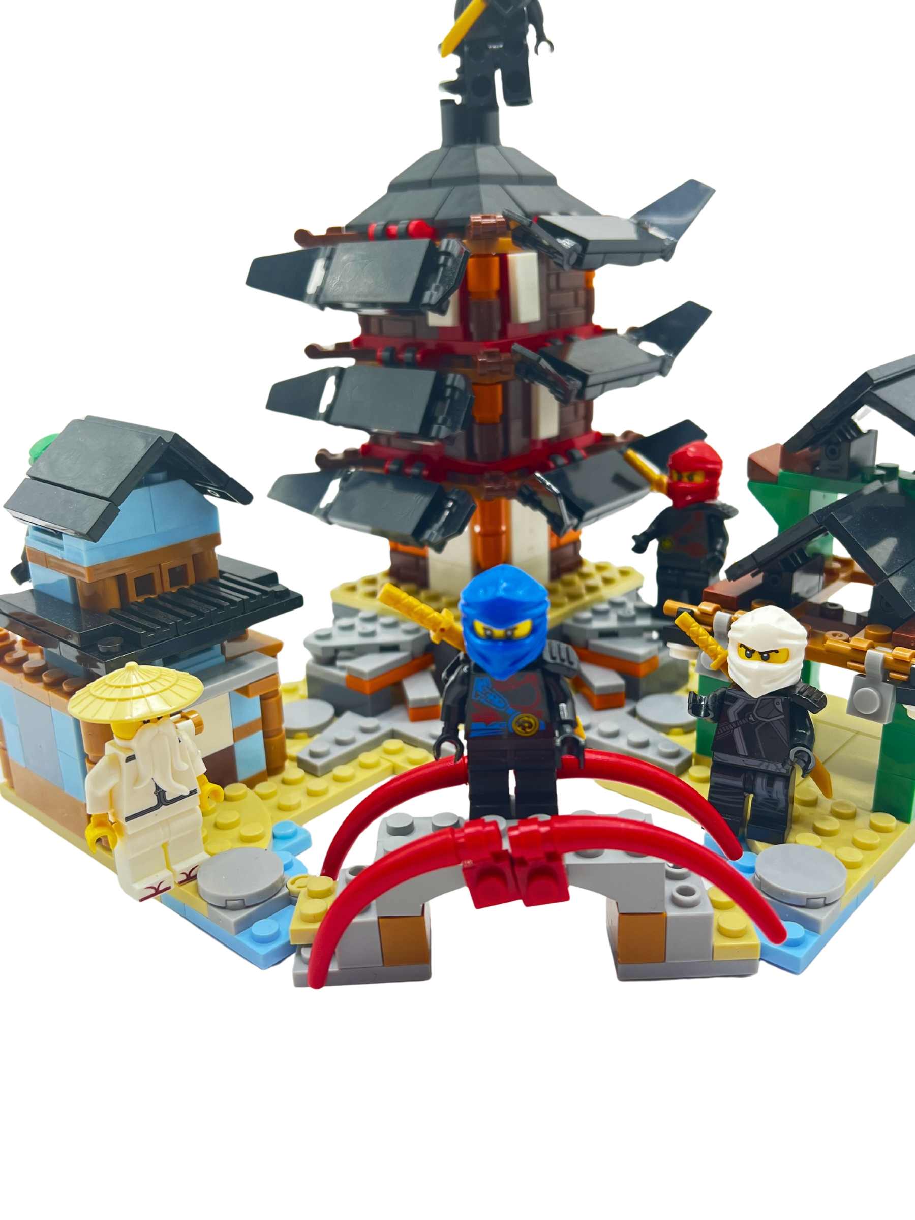 Ninja Fortress set - full view with pagoda tower and all 5 character figures