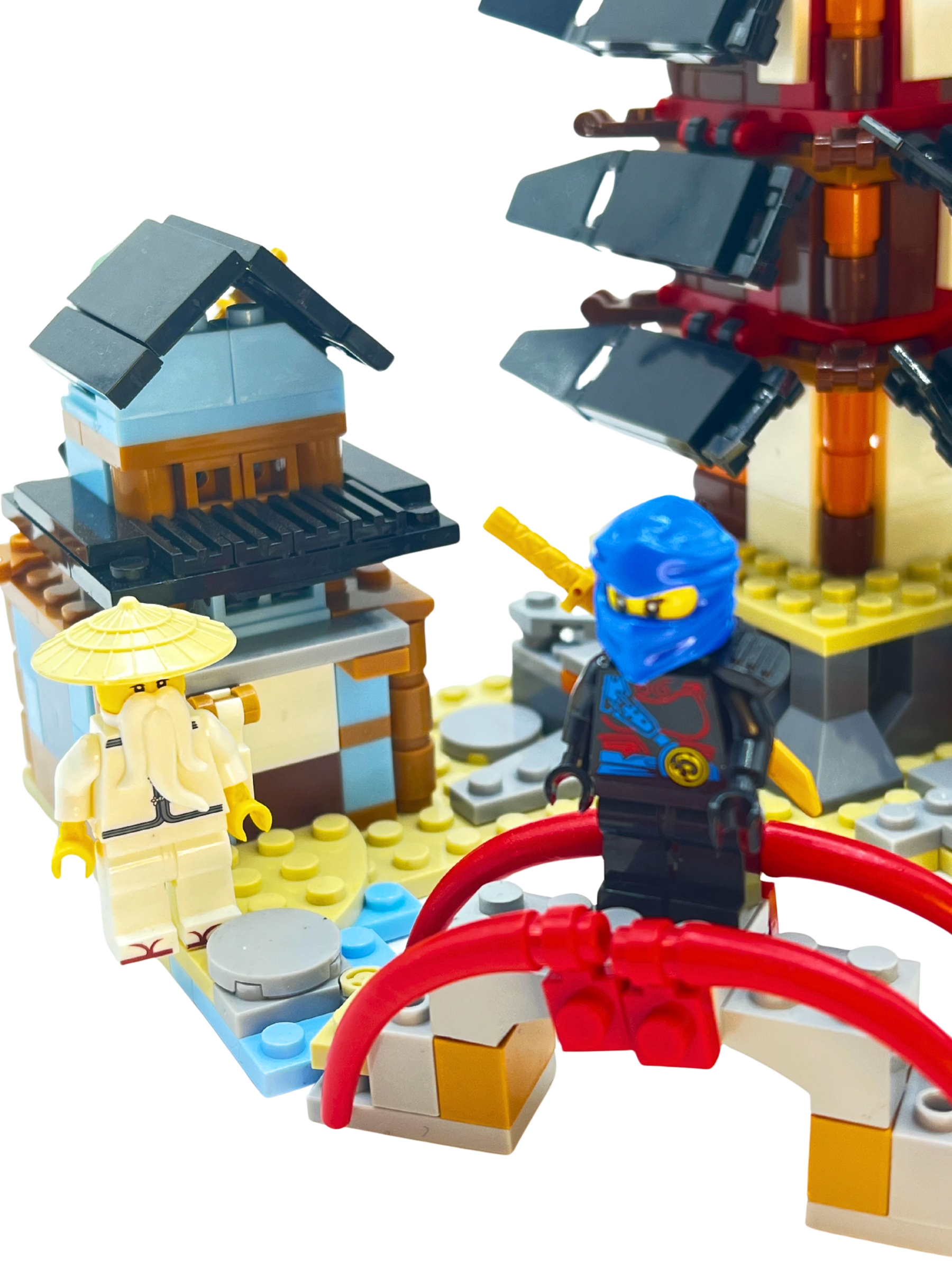 Ninja Fortress set - sensei in straw hat with blue ninja near traditional house